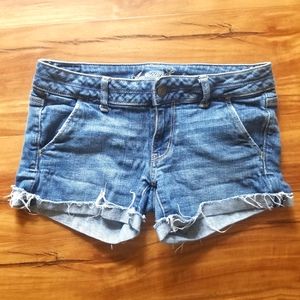 American Eagle Stretch size 6 denim jean shorts